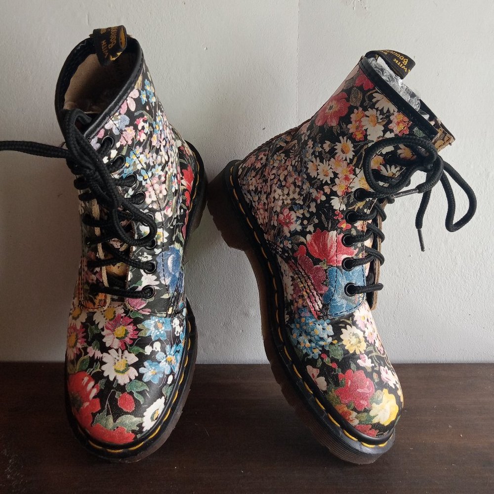 Vintage Dr Martens Sienna Miller 1460 Boots Floral Multi-Colored (Sz 6)